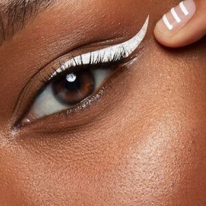 Color pop graceland
bff liquid liner WHITE